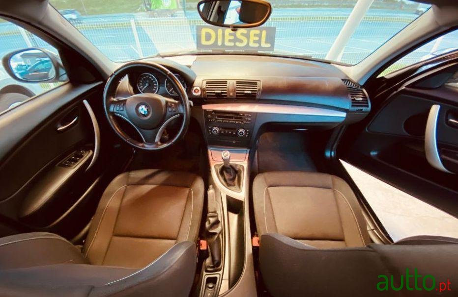 2010' BMW 118 D photo #3