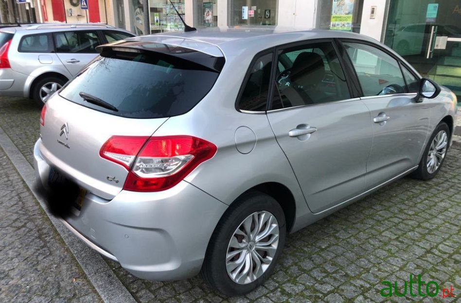 2011' Citroen C4 photo #4