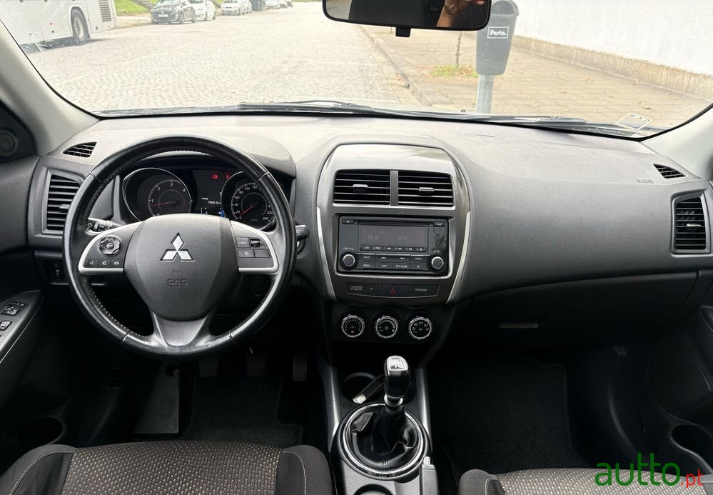 2014' Mitsubishi ASX 1.8 Di-D Instyle photo #5