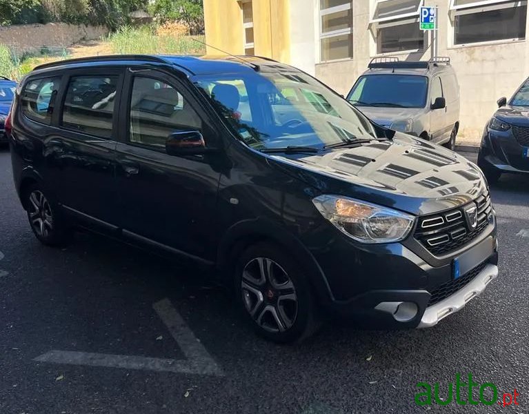 2019' Dacia Lodgy photo #1