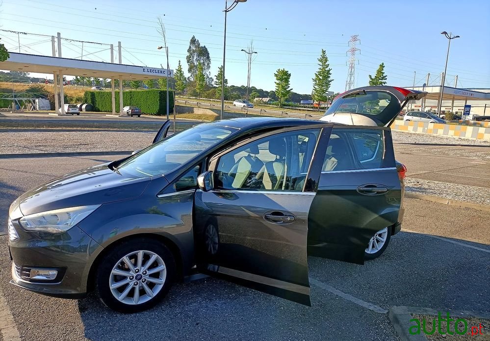 2015' Ford C-MAX photo #3