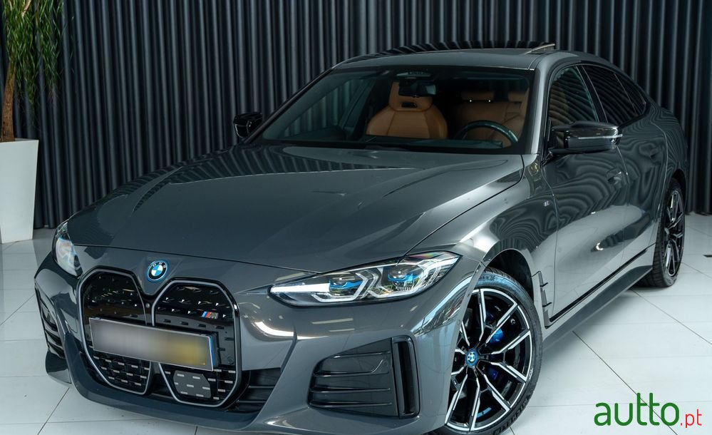 2022' BMW Série I M50 photo #1