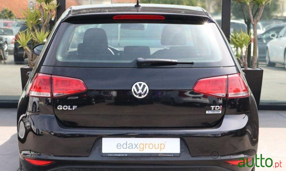 2016' Volkswagen Golf photo #2