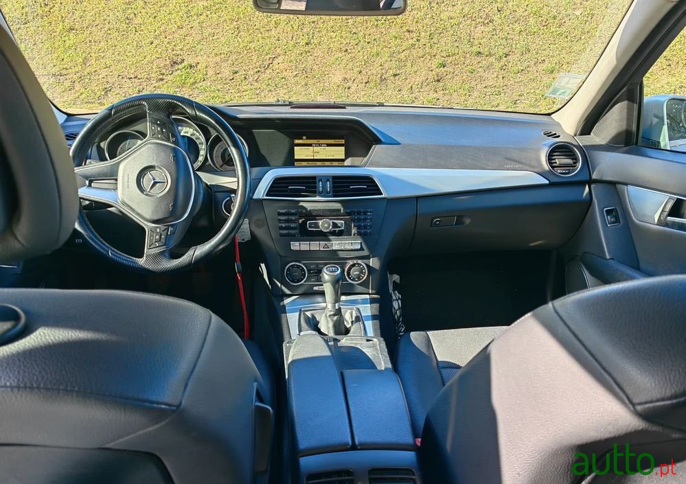 2011' Mercedes-Benz C 220 photo #5