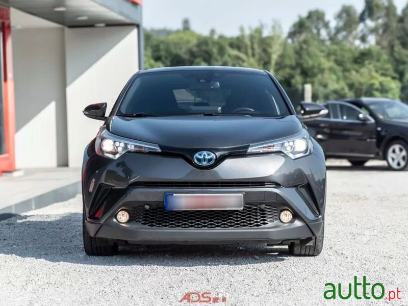 2018' Toyota C-HR 1.8 Hsd Exclusive photo #3
