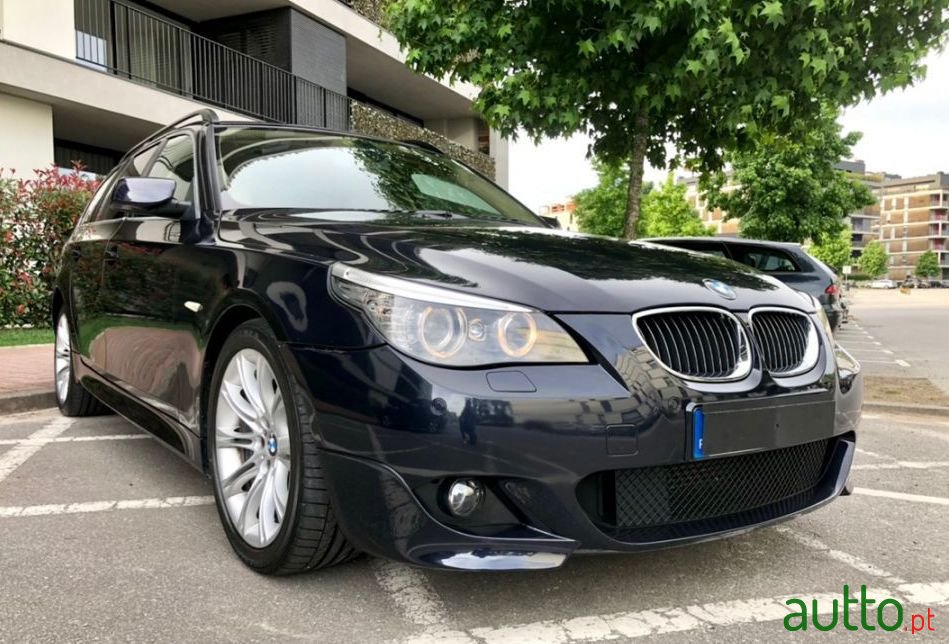 2009' BMW 525 photo #3