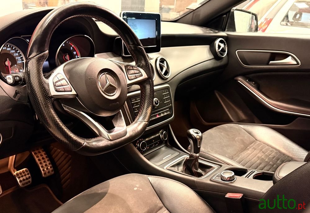 2015' Mercedes-Benz Classe Cla photo #5