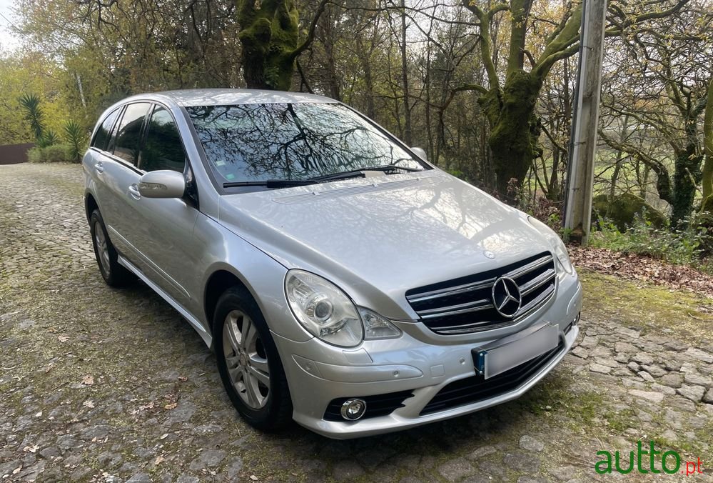 2010' Mercedes-Benz Classe R 4-Matic photo #3