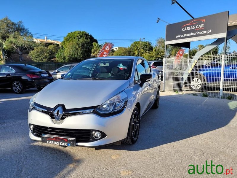 2015' Renault Clio photo #1