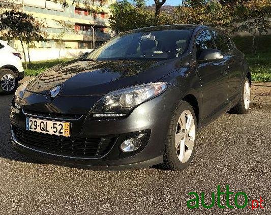 2013' Renault Megane photo #1