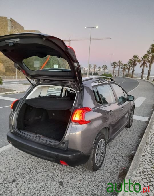 2014' Peugeot 2008 photo #3