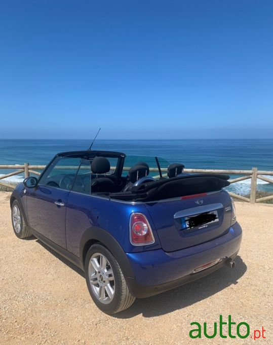 2013' MINI Cabrio photo #1