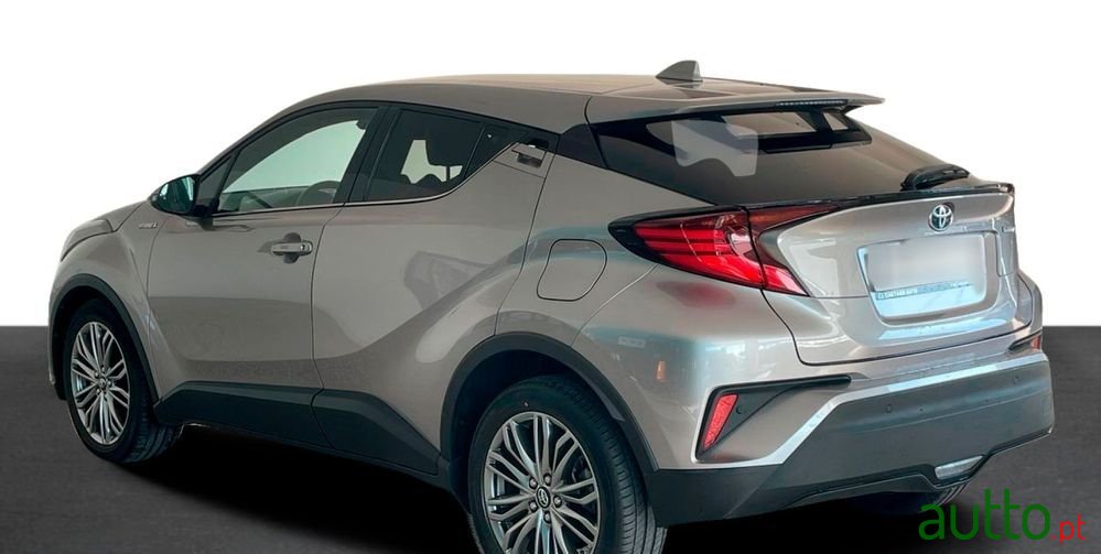 2022' Toyota C-HR photo #2