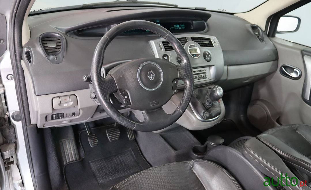 2007' Renault Scenic photo #5