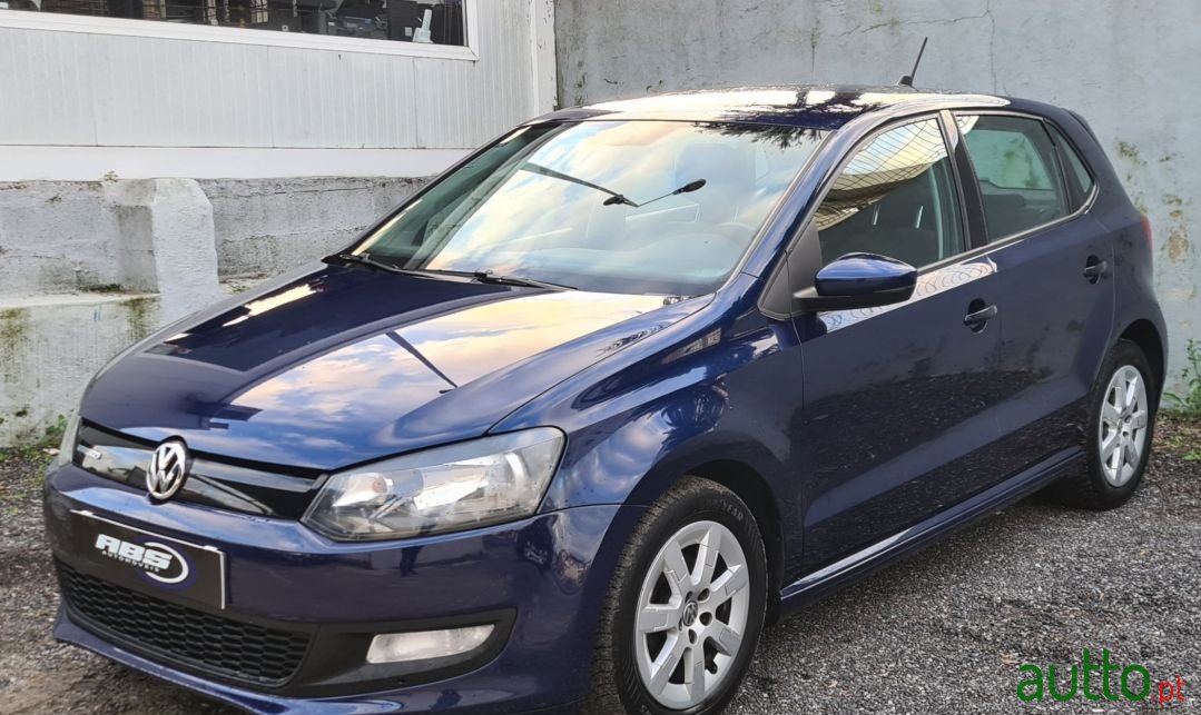 2011' Volkswagen Polo photo #1