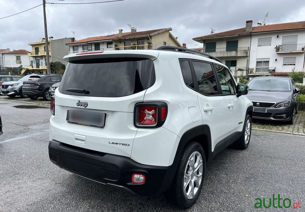 2019' Jeep Renegade photo #2