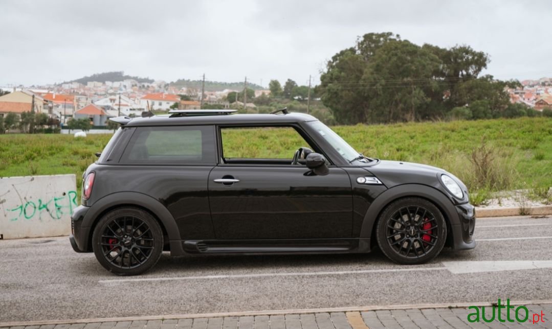 2009' MINI John Cooper Works photo #5