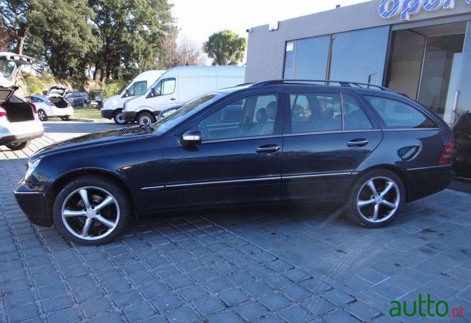 2003' Mercedes-Benz C-220 Cdi Avantgarde photo #2