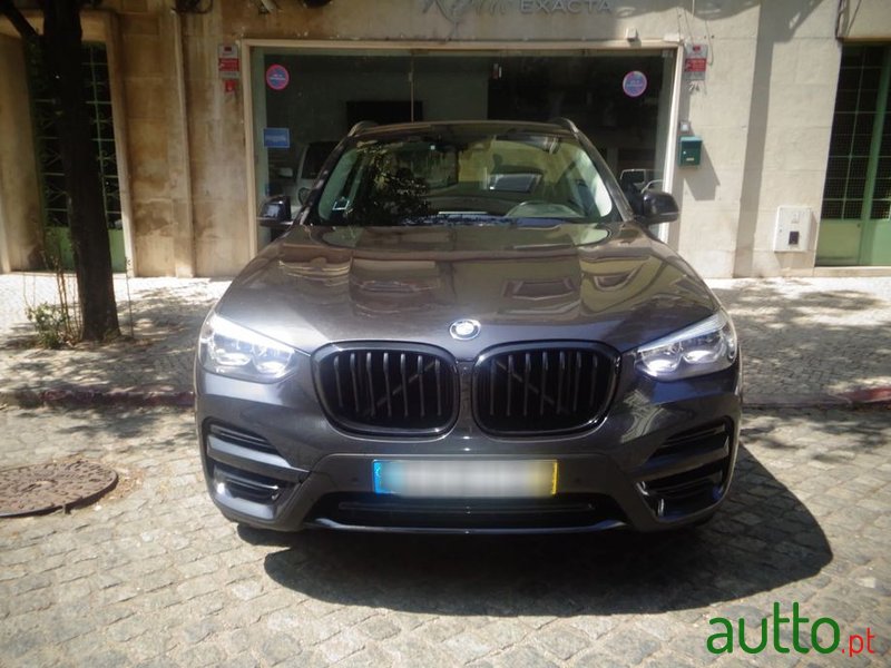 2019' BMW X3 20 D Xdrive Advantage photo #2