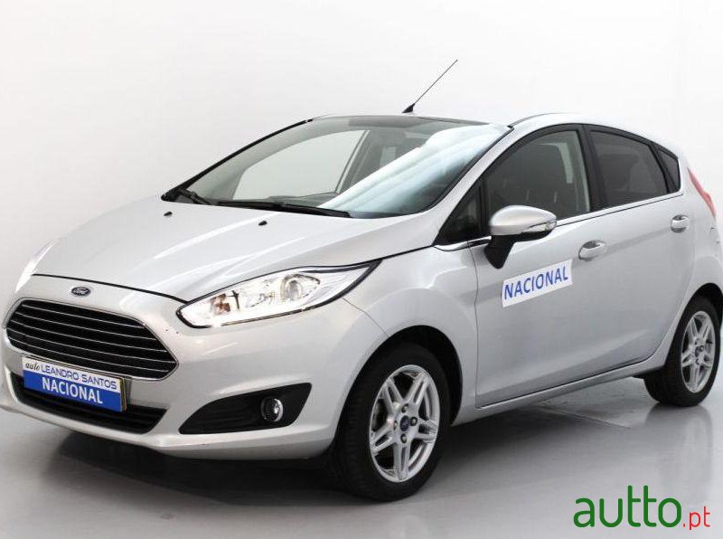 2015' Ford Fiesta 1.0 Ti-Vct Titanium photo #2