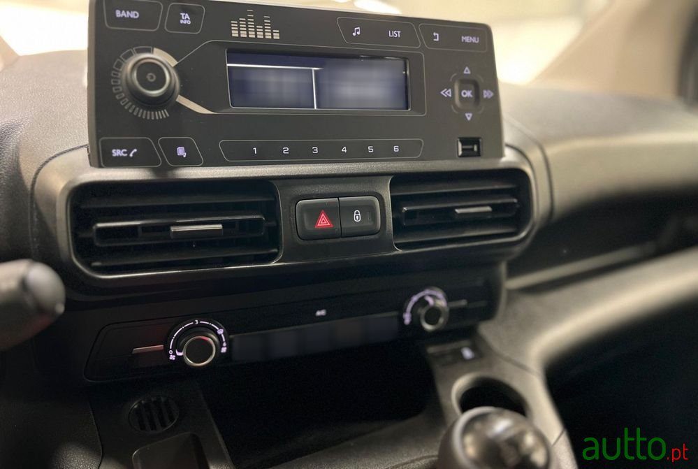 2024' Opel Corsa-e 50 Kwh Edition photo #3