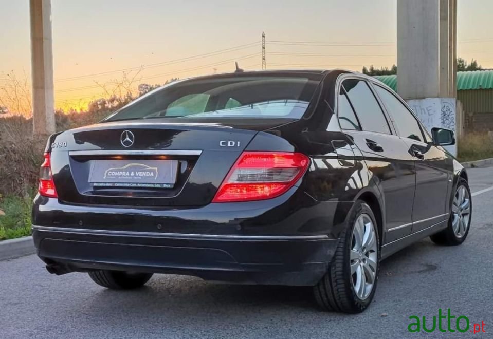 2011' Mercedes-Benz C-180 photo #2