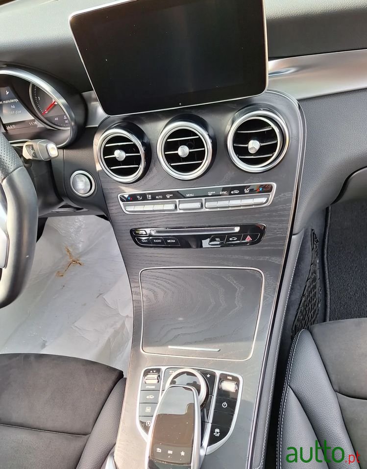 2018' Mercedes-Benz GLC 250 D Amg Line 4-Matic photo #3