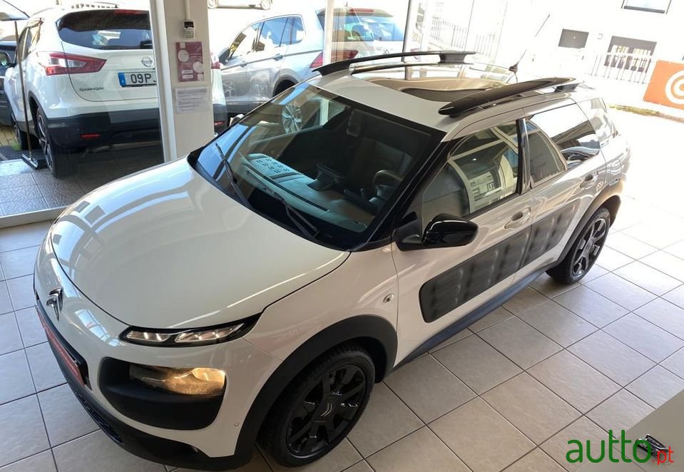 2015' Citroen C4 Cactus photo #3