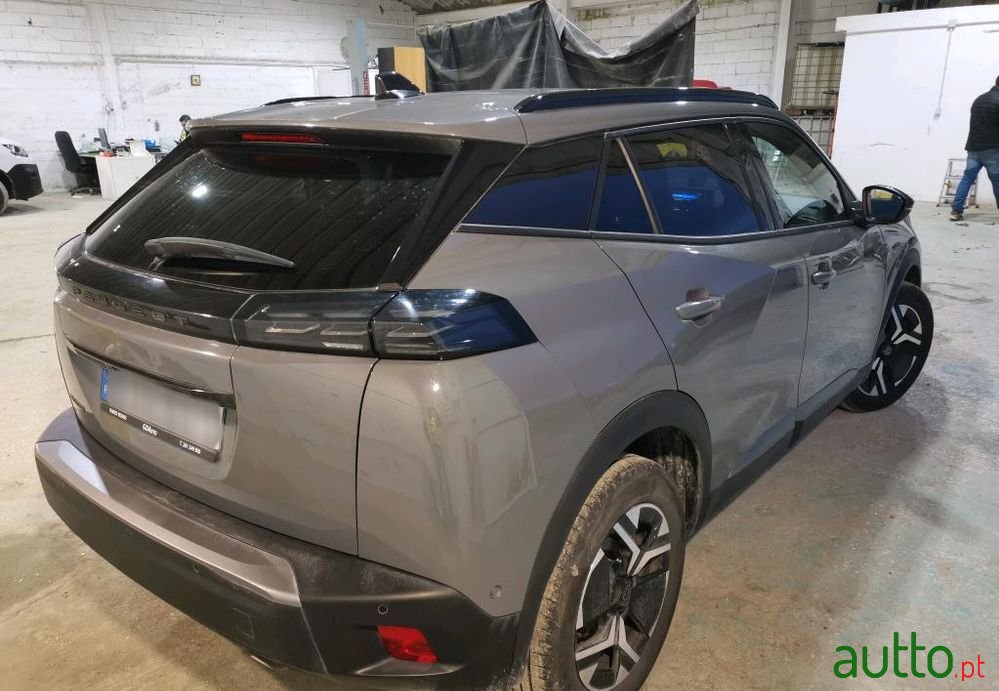 2024' Peugeot 2008 photo #3