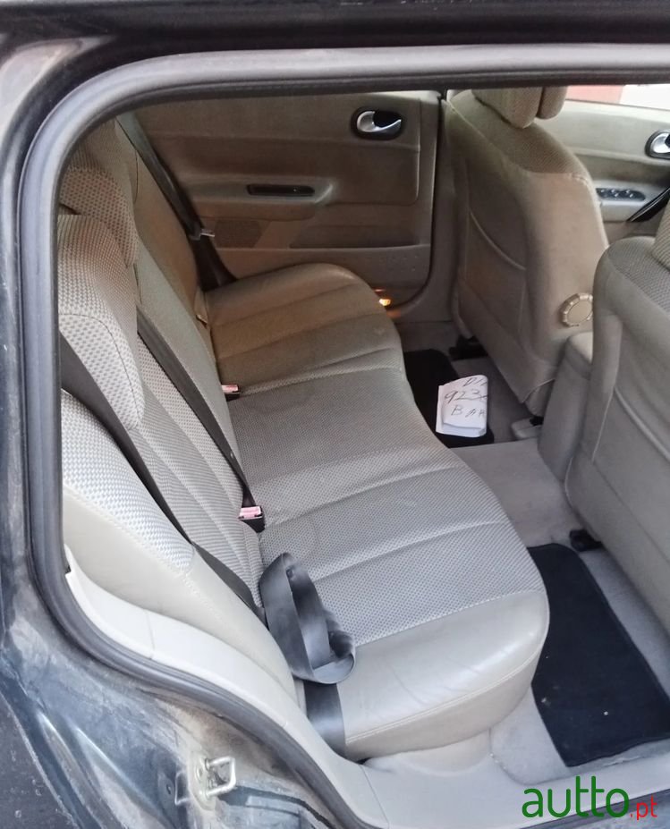 2005' Renault Megane photo #4