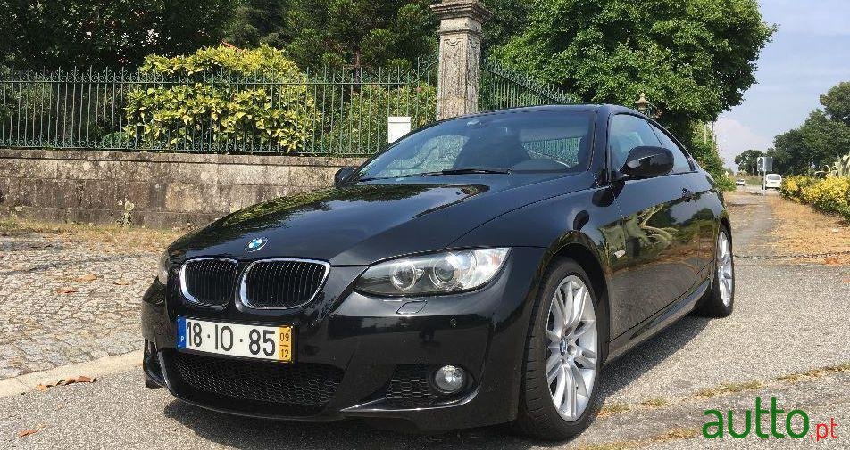 2009' BMW 320 Coup photo #3