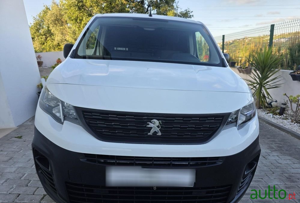 2019' Peugeot Partner photo #2