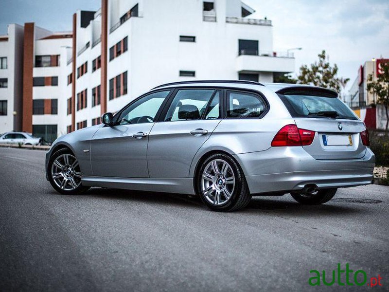 2010' BMW 318 D Touring photo #2