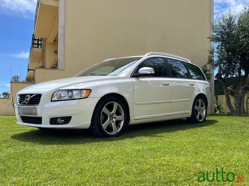 2012' Volvo V50 photo #3