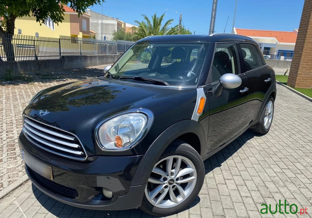 2011' MINI Countryman Cooper D photo #1
