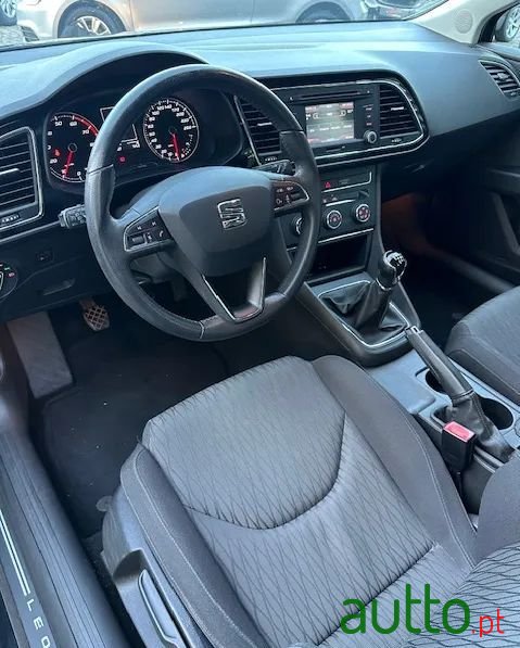 2014' SEAT Leon photo #6