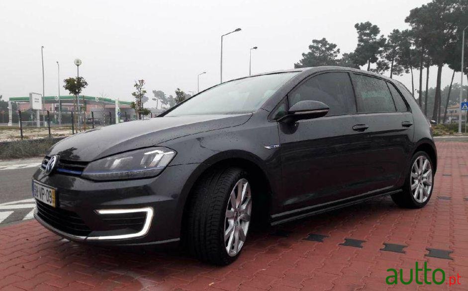 2015' Volkswagen Golf Gti photo #1