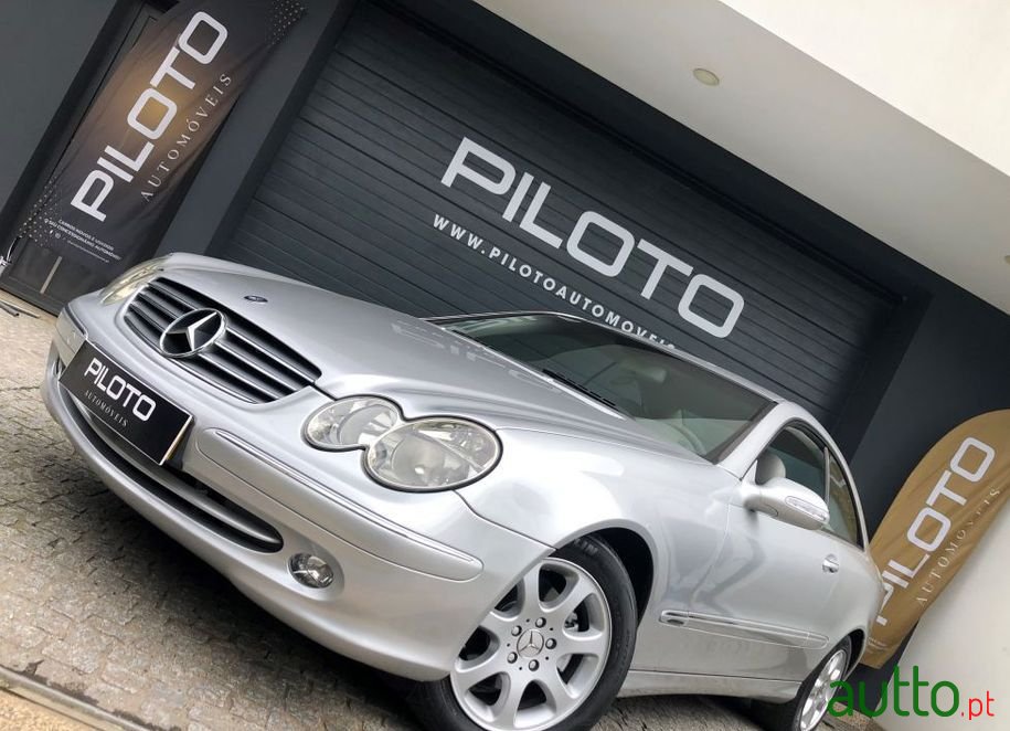 2004' Mercedes-Benz Clk-200 photo #2