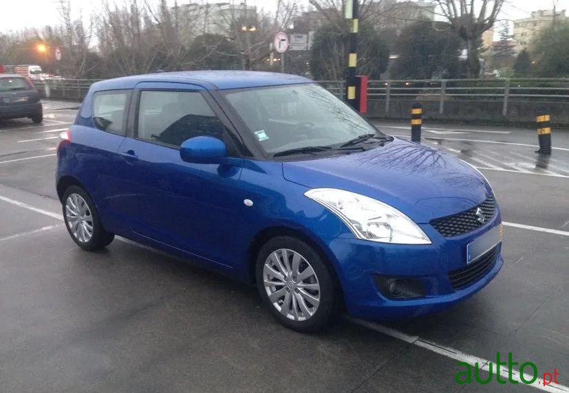 2011' Suzuki Swift photo #1