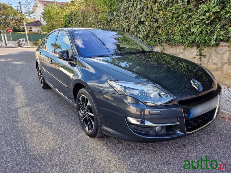 2014' Renault Laguna photo #2