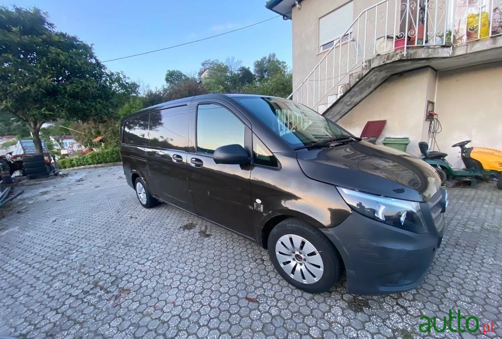2017' Mercedes-Benz Vito photo #2