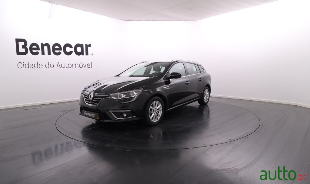 2017' Renault Megane Sport Tourer photo #1