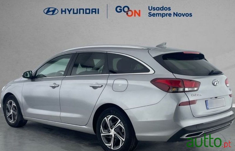 2022' Hyundai i30 1.0 T-Gdi Style photo #4