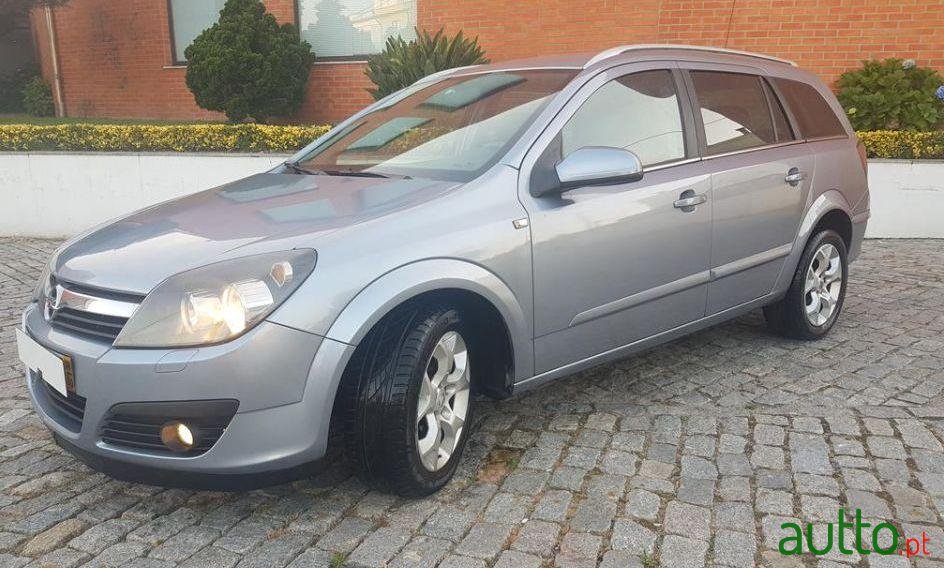 2006' Opel Astra Caravan photo #2