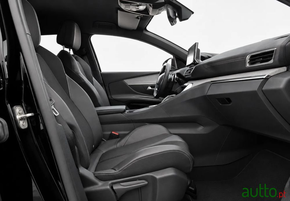 2021' Peugeot 3008 photo #5