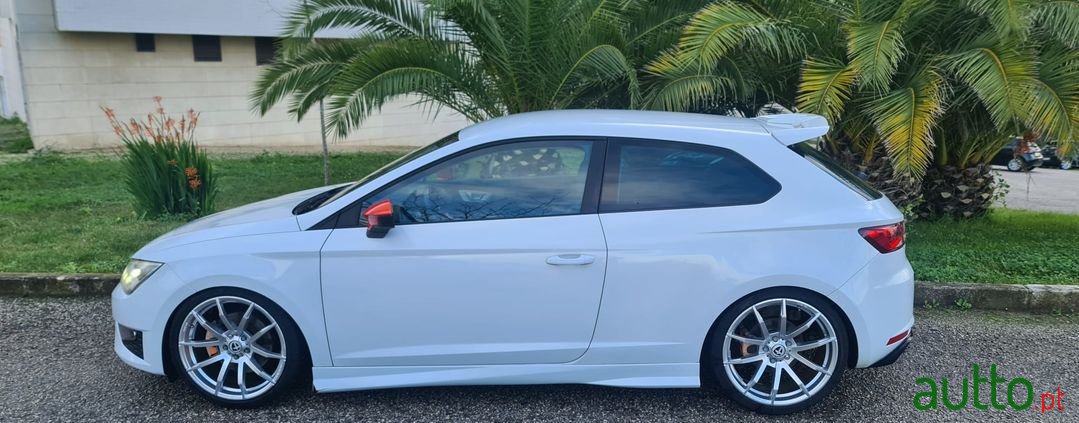 2013' SEAT Leon photo #2