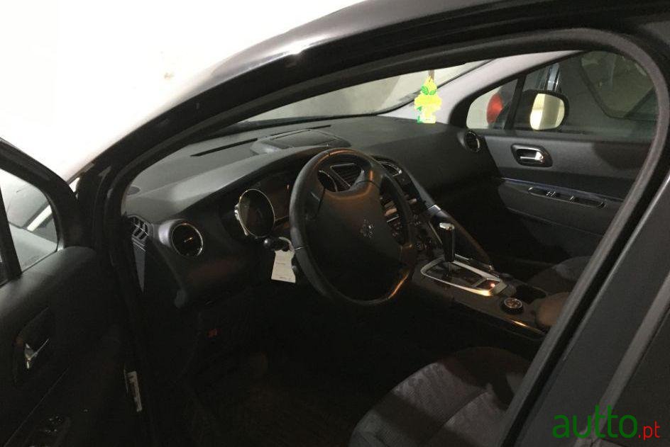 2011' Peugeot 3008 1.6 Executive photo #3