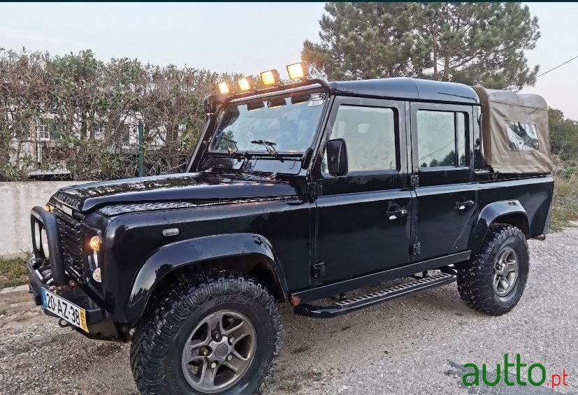 2005' Land Rover Defender photo #1