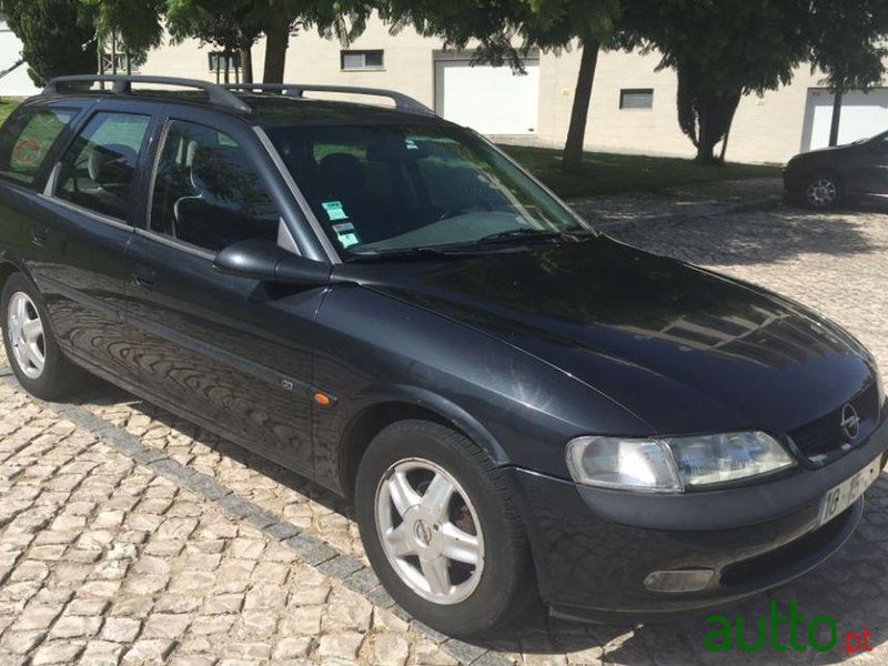 1998' Opel Vectra Caravan 2.0 photo #2