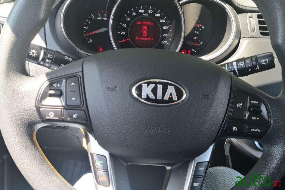 2014' Kia Rio 1.1 Crdi photo #1